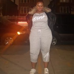 Meet your Posher, Dominique